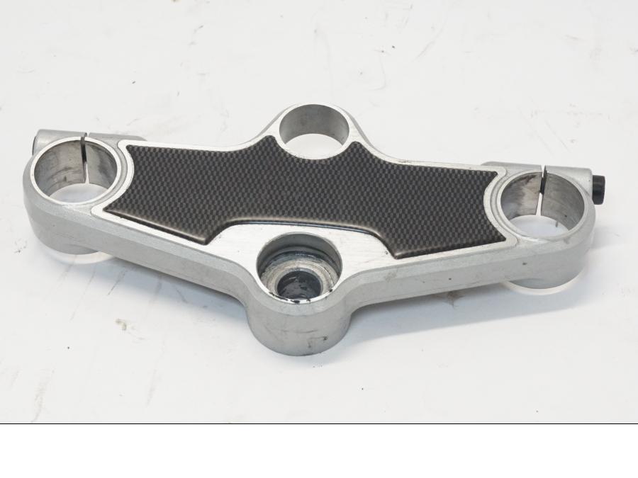 Framsidan på Gaffelkrona från en BMW R 1150 RS -2004 motorcykel.