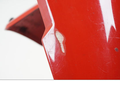 Snett nerifrån på Framskärm från en Ducati Streetfighter 1098 -2010 motorcykel.