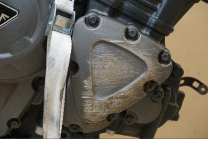 Baksidan på Motor från en Triumph Speed Triple -2021 motorcykel.