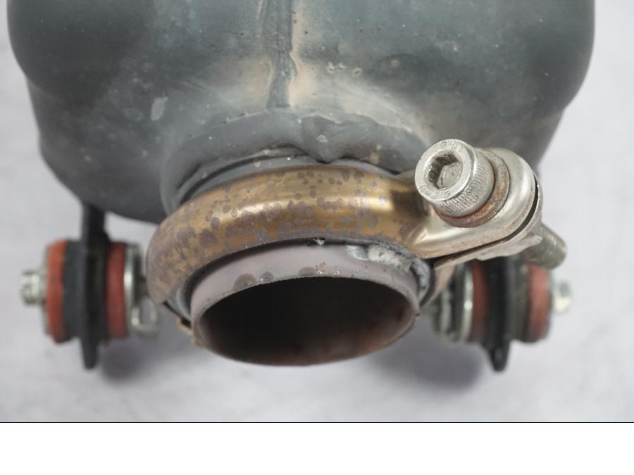 Snett uppifrån på Ljuddämpare från en KTM 390 Duke -2018 motorcykel.