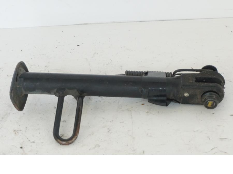 Höger sida på Sidostöd från en Honda SH 300 A -2011 scooter.