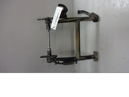 Baksidan på Centralstöd från en BMW R 1150 GS -1999 motorcykel.