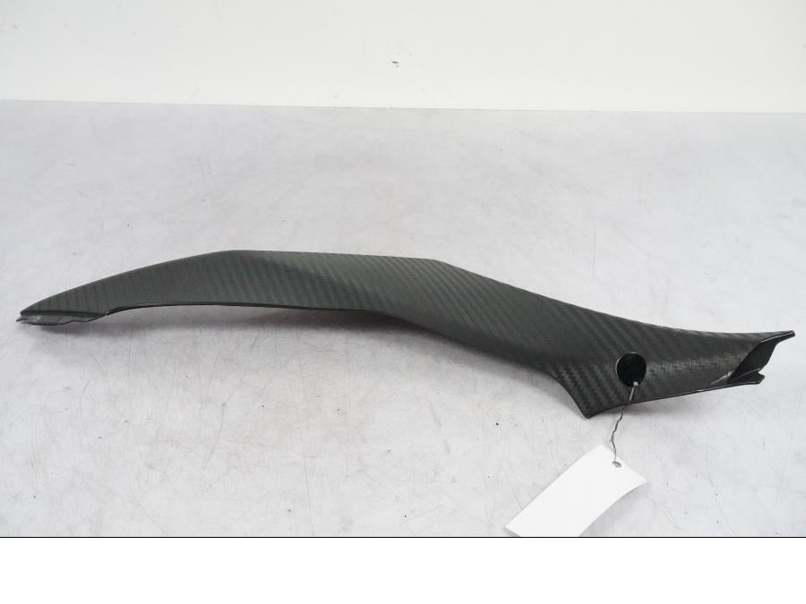 Baksidan på Bensintankskåpa från en Suzuki GSX-R 1000 -2008 motorcykel.