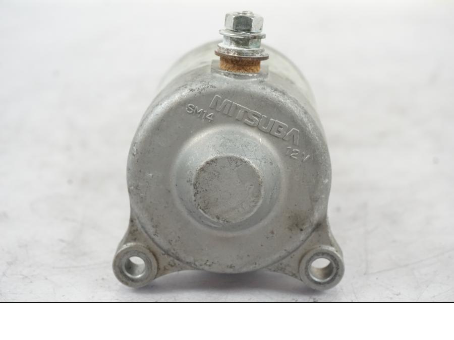 Snett uppifrån på Startmotor från en Kawasaki ZZ-R 1400 -2009 motorcykel.