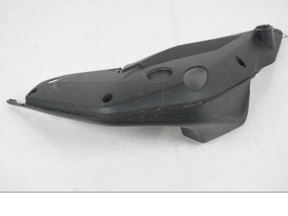 Höger sida på Sidkåpa innerplast från en MV Agusta Dragster -2014 motorcykel.