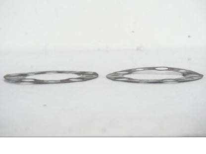 Baksidan på Bromsskivegummidämpare från en Kawasaki ER-6N ABS -2010 motorcykel.