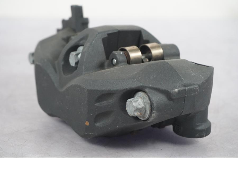 Vänster sida på Bromsok från en Kawasaki GTR 1400 -2008 motorcykel.