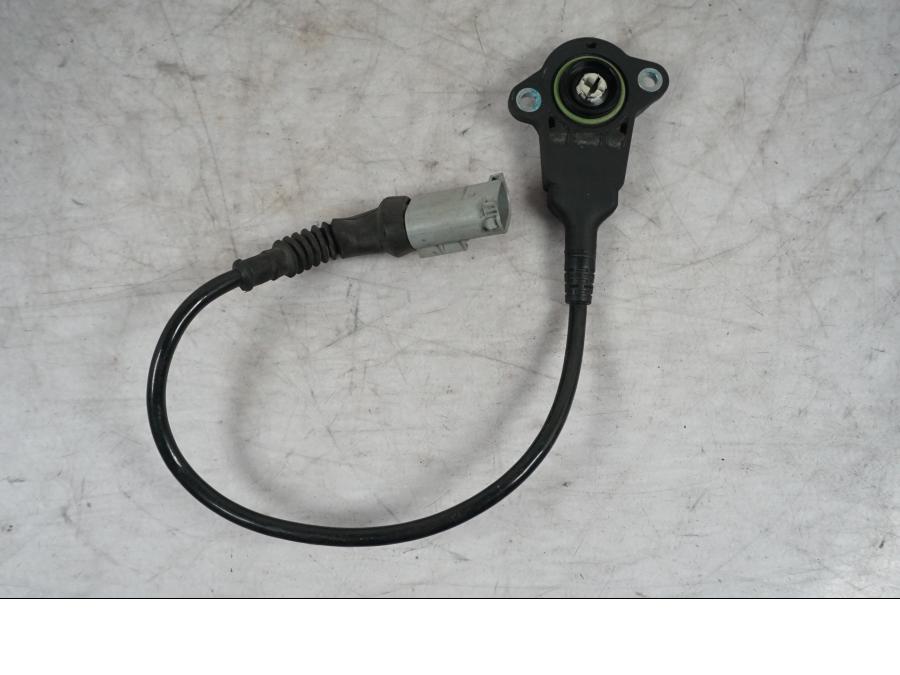 Baksidan på TPS från en BMW S 1000 XR -2019 motorcykel.