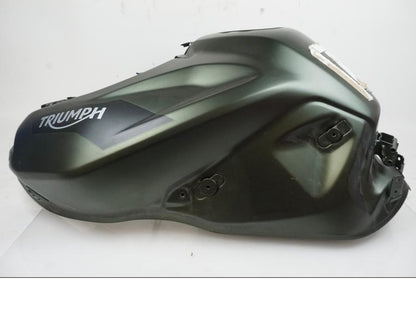 Höger sida på Bensintank från en Triumph Tiger 900 Rally PRO -2022 motorcykel.