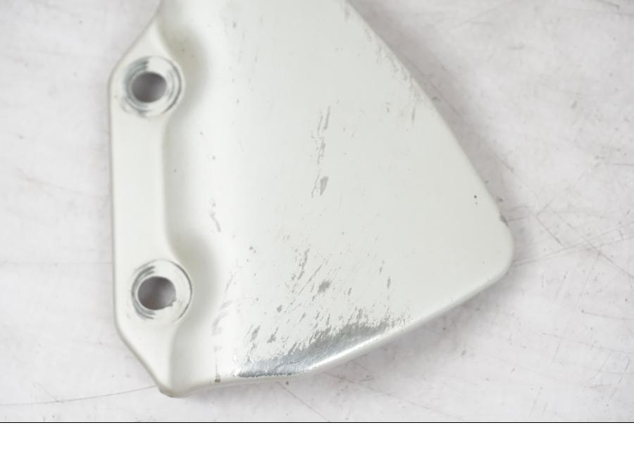 Baksidan på Bromshuvudcylinderskydd från en BMW R 1200 GSA -2012 motorcykel.