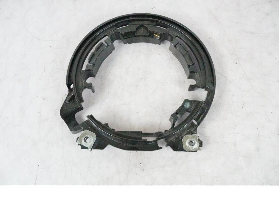 Snett nerifrån på Tanklock från en BMW R 1250 GSA -2021 motorcykel.