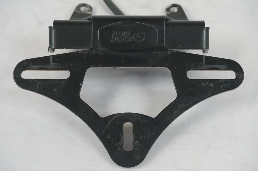 Baksidan på Skylthållare från en KTM 1290 Super Duke R -2018 motorcykel.