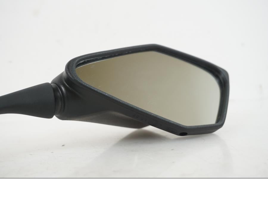 Baksidan på Backspegel från en Kawasaki Z 1000 -2018 motorcykel.