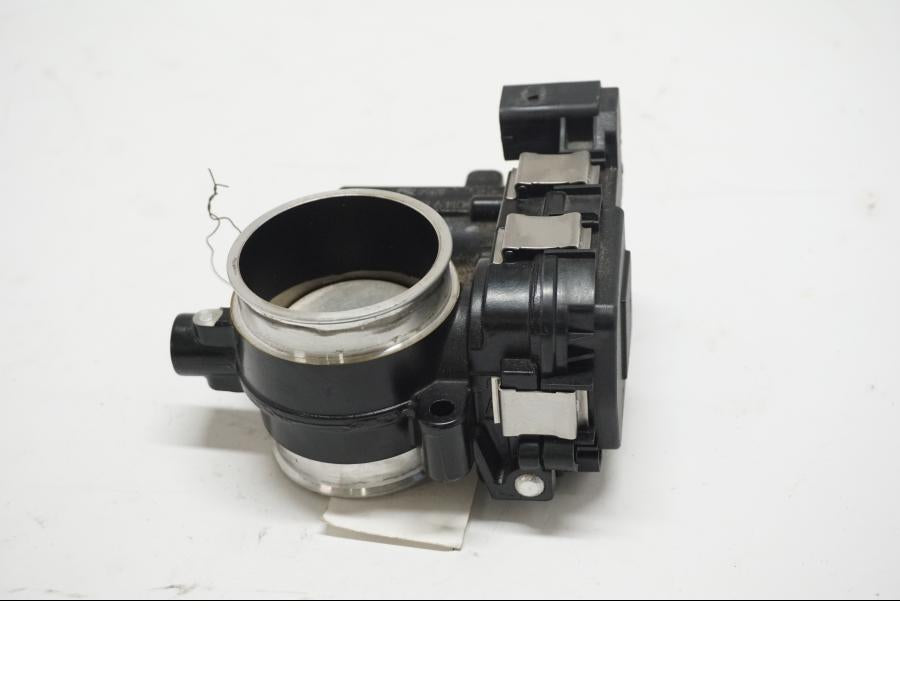 Framsidan på Spjällhus från en BMW R 1250 GS -2019 motorcykel.