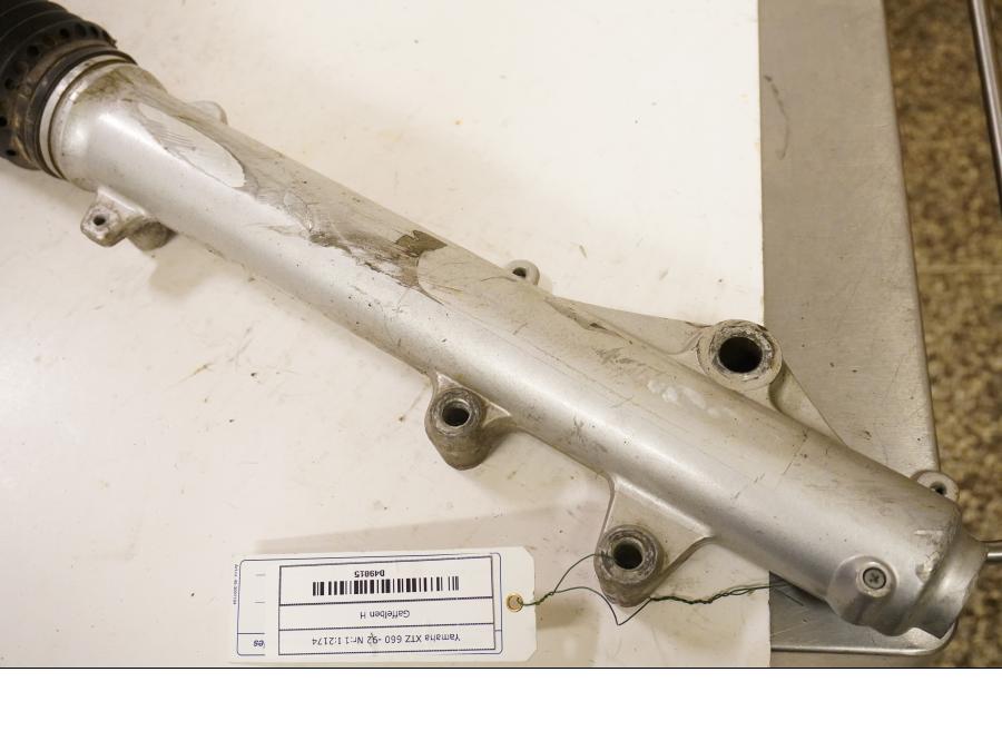 Baksidan på Gaffelben från en Yamaha XTZ 660 -1992 motorcykel.