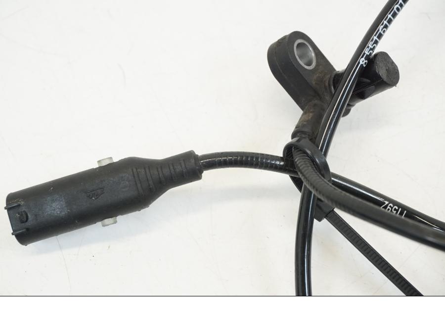 Baksidan på ABS givare från en BMW R 1250 GS -2019 motorcykel.