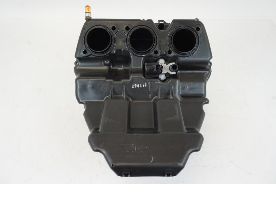 Extrabild2 på Luftburk från en Triumph Speed Triple -2021 motorcykel.