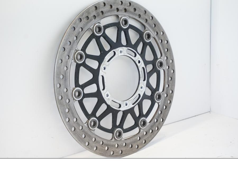 Vänster sida på Bromsskiva från en Honda CBR 900 RR -2001 motorcykel.