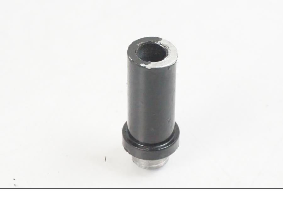 Höger sida på Fotpinnefäste från en KTM 390 Adventure -2021 motorcykel.