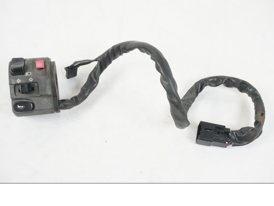 Framsidan på Styrelreglage från en Kawasaki ER-6F -2010 motorcykel.