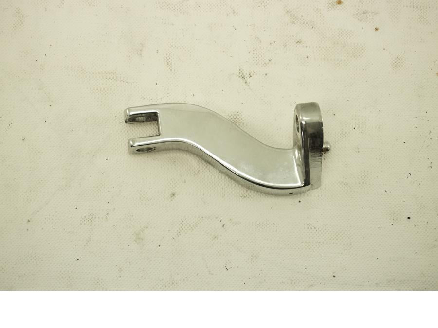 Baksidan på Fotpinnefäste från en H-D Street Glide FLHX -2007 motorcykel.