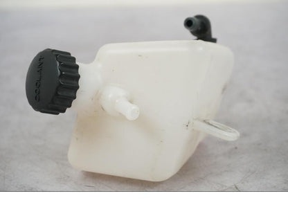 Höger sida på Vattenexpansionskärl från en KTM 690 SM R -2009 motorcykel.