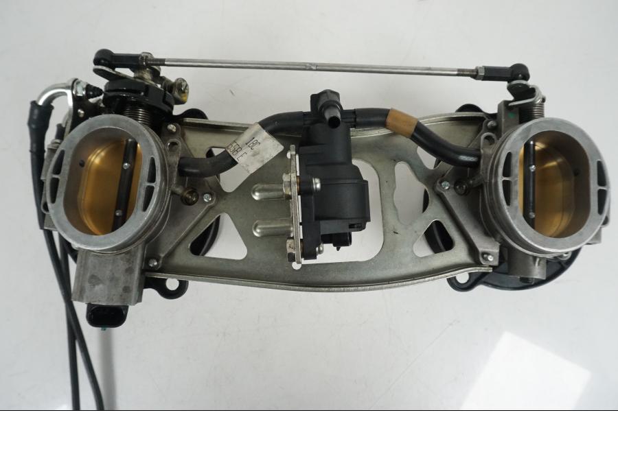 Extrabild3 på Spjällhus från en Ducati 848 -2013 motorcykel.