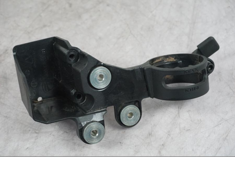 Höger sida på Bromsvätskebehållare från en Ducati Multistrada V4 -2024 motorcykel.