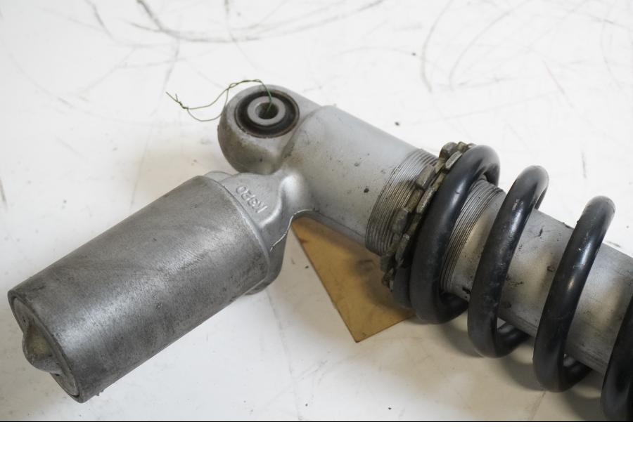 Snett uppifrån på Stötdämpare från en Kawasaki ZX-6R -2002 motorcykel.