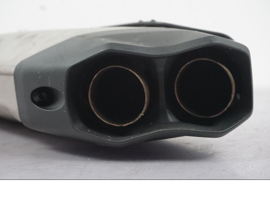 Extrabild4 på Ljuddämpare från en Ducati Multistrada V4 -2024 motorcykel.