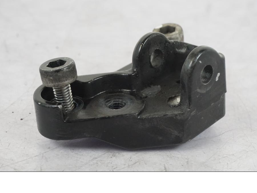 Höger sida på Fotpinnefäste från en Honda CB 750 -1996 motorcykel.