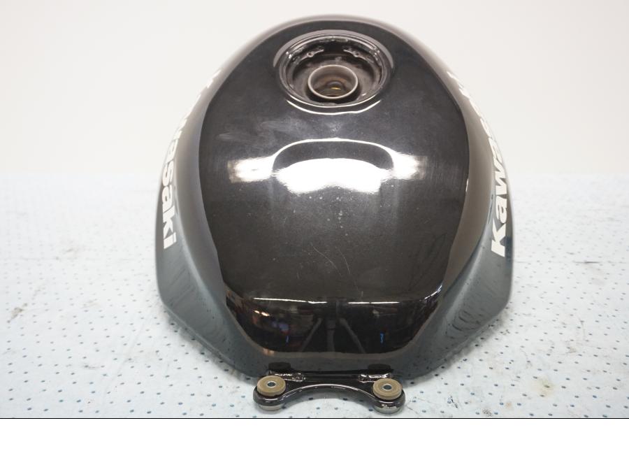 Höger sida på Bensintank från en Kawasaki ZX-6R -2000 motorcykel.