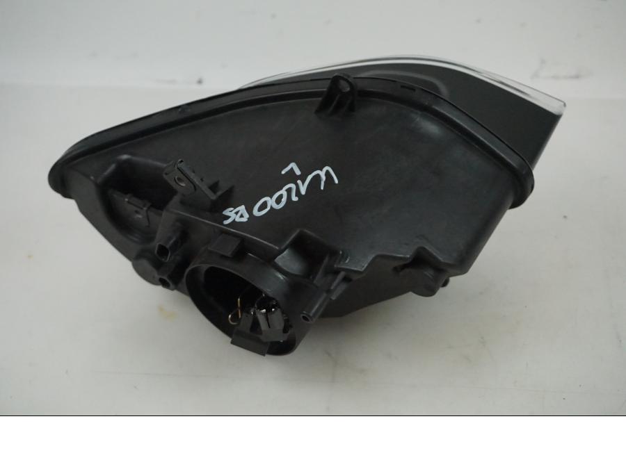 Baksidan på Strålkastare från en BMW K 1200 RS -2008 motorcykel.