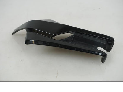 Baksidan på Handskydd från en KTM 1290 Super Duke GT -2020 motorcykel.