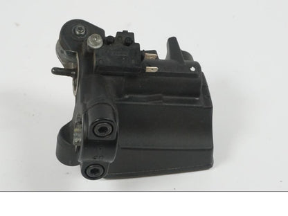 Snett uppifrån på Bromshuvudcylinder från en Yamaha XJ 6 -2011 motorcykel.