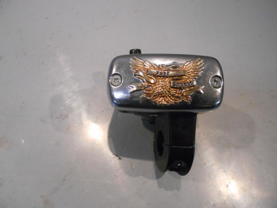 Framsidan på Bromshuvudcylinder från en Honda GL 1800 -2001 motorcykel.