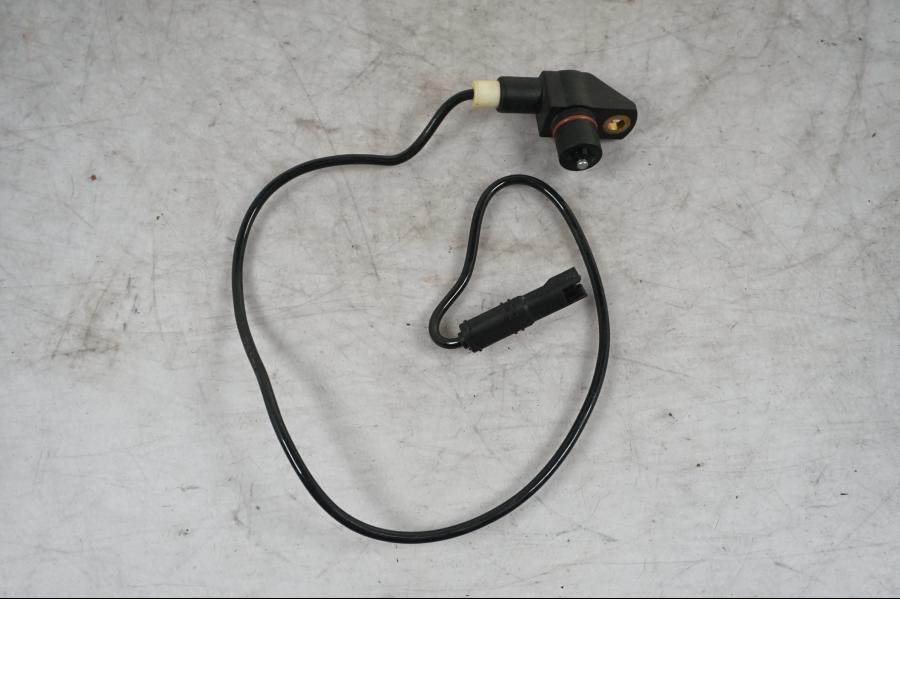 Framsidan på Vevaxelsensor från en BMW S 1000 XR -2019 motorcykel.