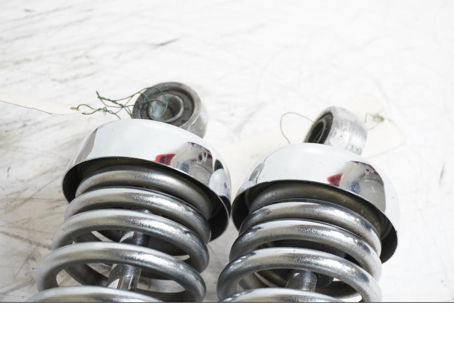 Vänster sida på Stötdämpare från en Yamaha XV 1100 -1993 motorcykel.