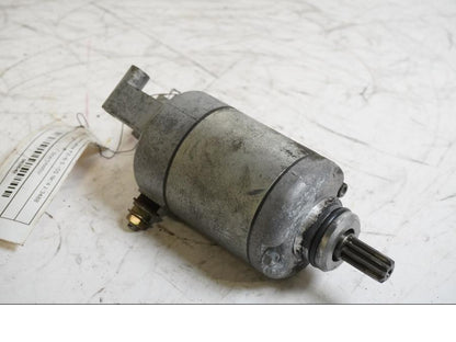 Framsidan på Startmotor från en Yamaha FZ-6 -2005 motorcykel.