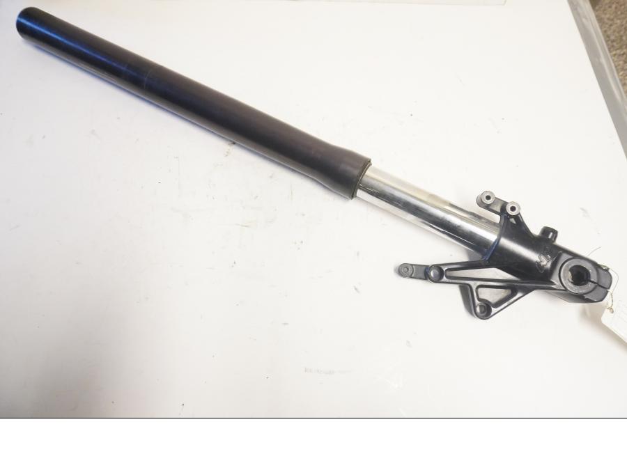 Framsidan på Gaffelben från en KTM 640 Duke -2002 motorcykel.