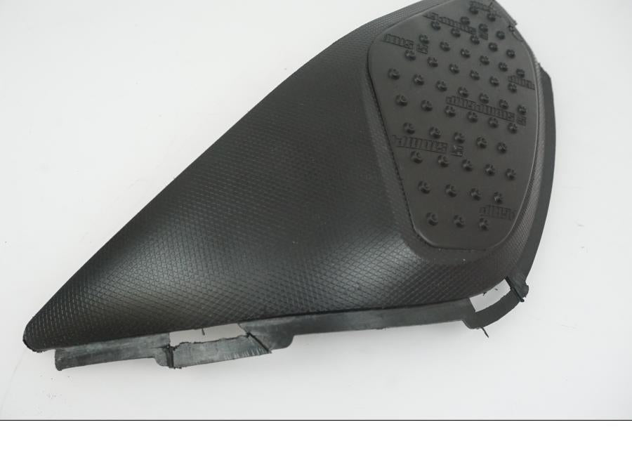 Framsidan på Bensintankskåpa från en Honda CBR 1000 RR -2010 motorcykel.