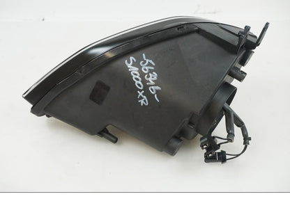 Baksidan på Strålkastare från en BMW S 1000 XR -2016 motorcykel.