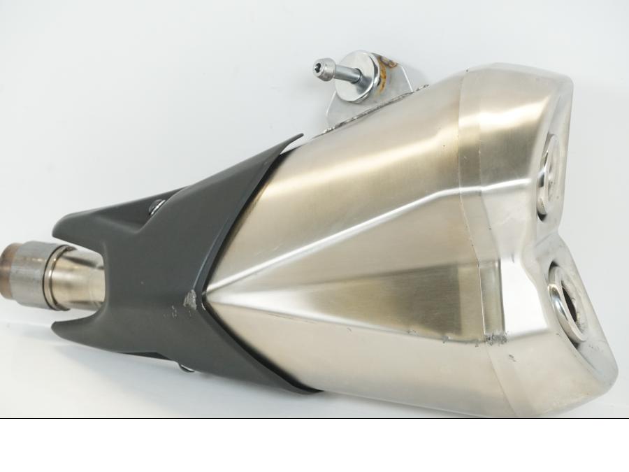 Framsidan på Ljuddämpare från en Kawasaki Z 1000 -2019 motorcykel.