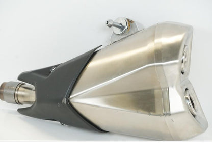 Framsidan på Ljuddämpare från en Kawasaki Z 1000 -2019 motorcykel.