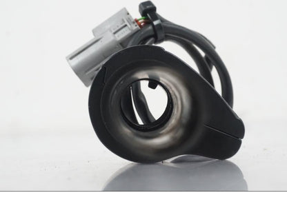 Snett nerifrån på Gasklo från en MV Agusta Dragster -2014 motorcykel.