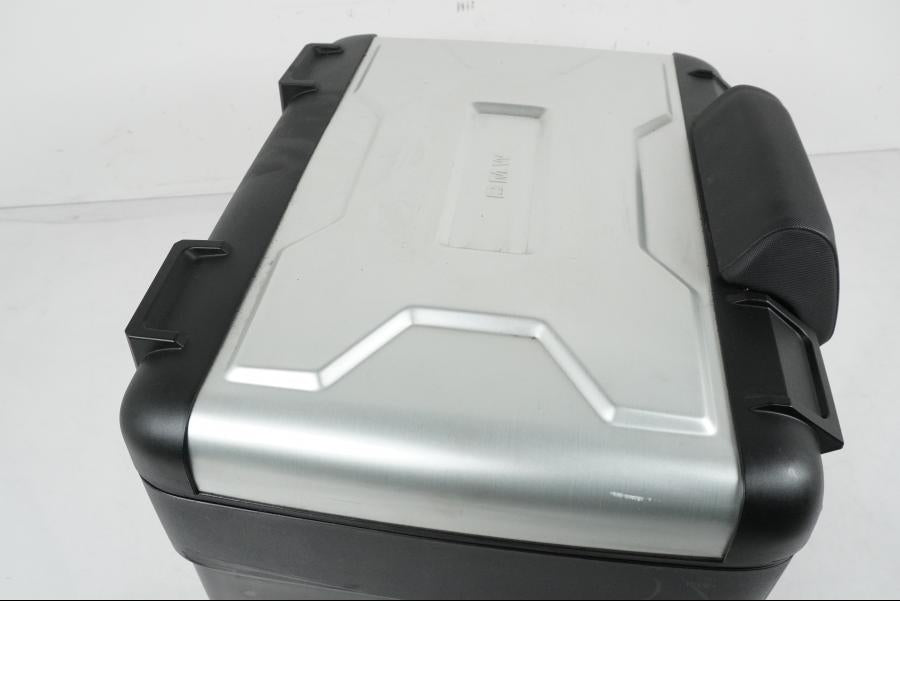 Vänster sida på Topbox från en BMW F 800 GS -2008 motorcykel.