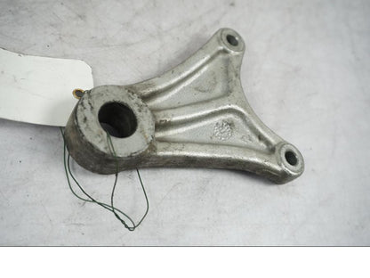 Vänster sida på Bromsoksfäste från en Suzuki GS 500 -2004 motorcykel.