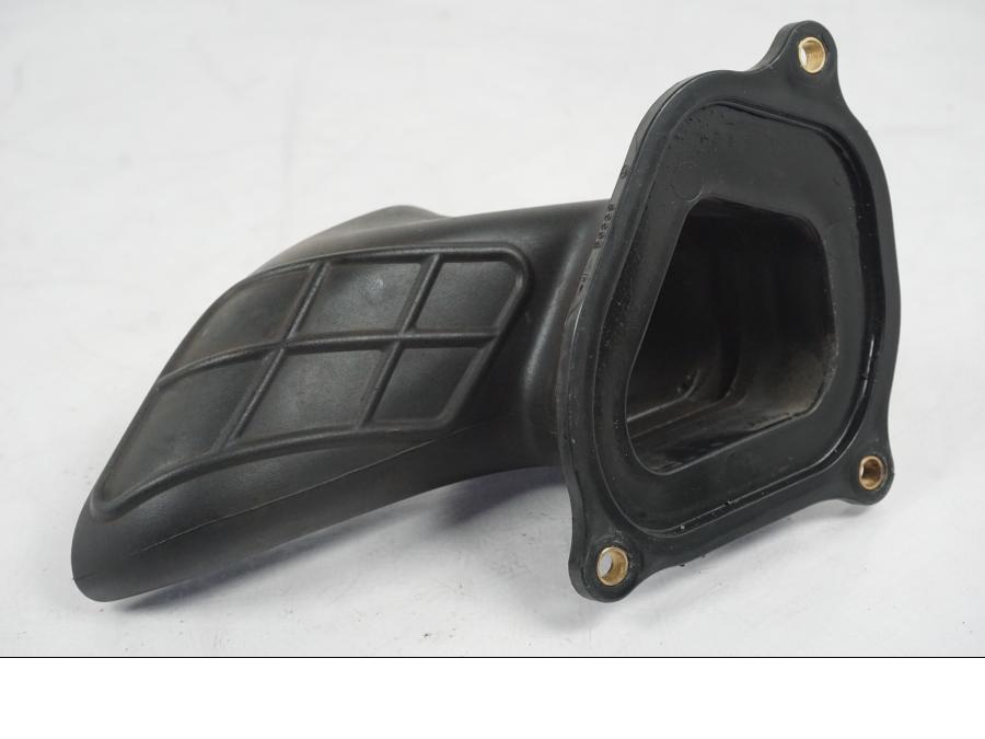 Vänster sida på Luftburksnorkel från en MV Agusta Dragster -2014 motorcykel.