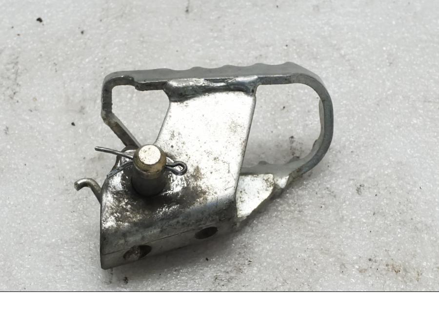 Höger sida på Fotpinne från en Yamaha TT 600 R -1997 motorcykel.