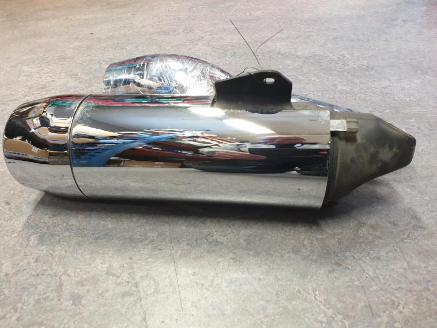 Framsidan på Ljuddämpare från en Honda CTX 1300 -2014 motorcykel.